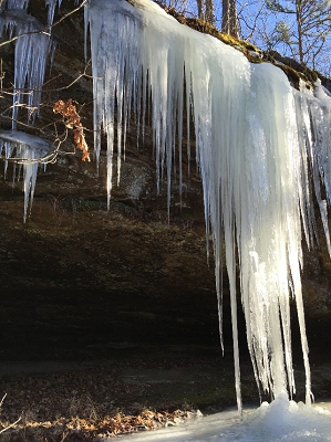 frozen waterfall at Hickory Canyons Missouri